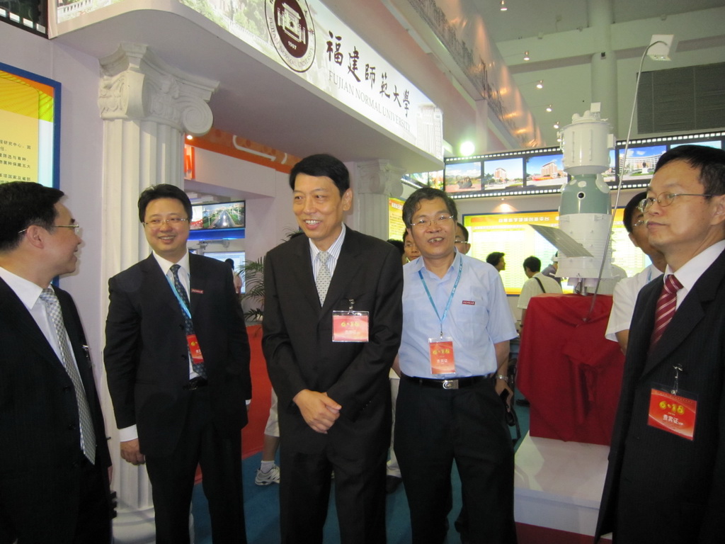 鞠维强厅长到乐动（中国）展馆指导